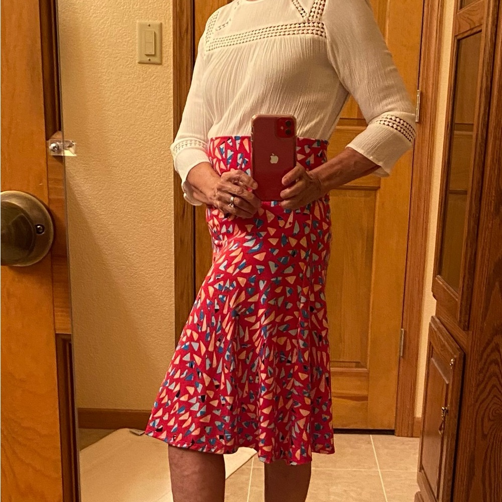 10/10$ bundle 10 (4-5$) items for 10$. LuLaRoe Vibrant Red and Blue A-Line Skirt